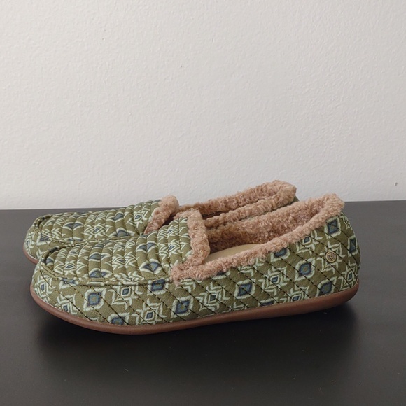 REVITALIGN Green Quilted Patterned Faux Fur Women's Slippers - Picture 2 of 4